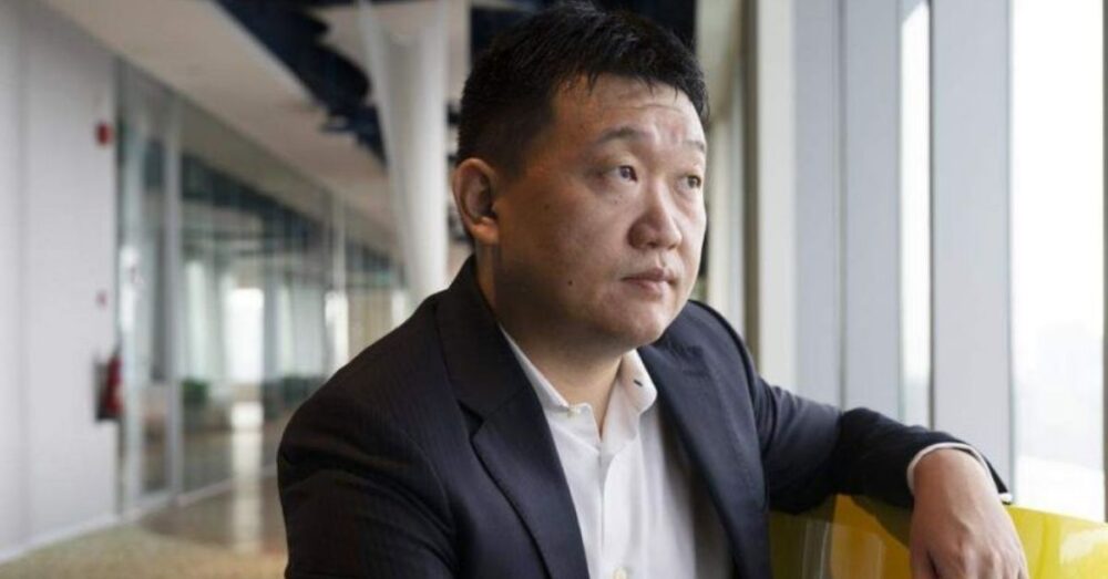 ប៉ុន្មានខែមុនគឺជាអ្នកមានលំដាប់ទីមួយប្រចាំប្រទេស ប៉ុន្តែពេលនេះបាត់បង់ទ្រព្យអស់ ៨០% ដោយសារភាគហ៊ុនធ្លាក់ថ្លៃ