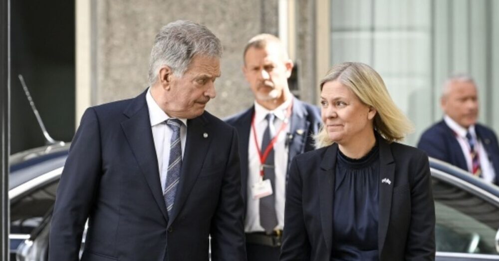 ហ្វាំ​ង​ឡង់ និង ស៊ុយអែត កំណត់​ថ្ងៃ​ដាក់ពាក្យ​សុំចូល​ជា​សមាជិក​របស់ ណា​តូ