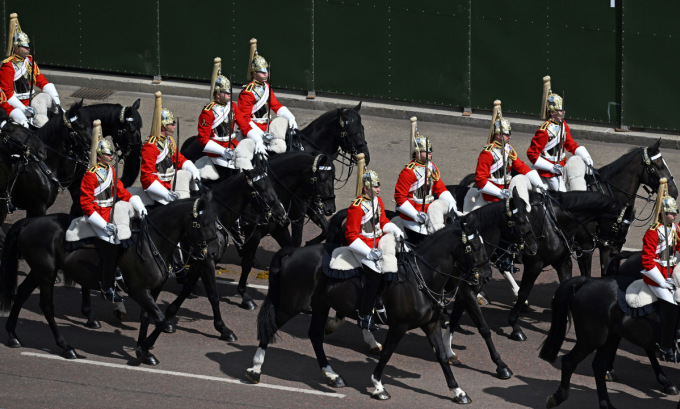 ទិដ្ឋភាព​ក្នុង​ព្រឹត្តិការណ៍​ព្យុហយាត្រា រំលឹក​ខួប​នៃ​ការ​គ្រង​រាជ​របស់​មហាក្សត្រិយានី​អង់គ្លេស