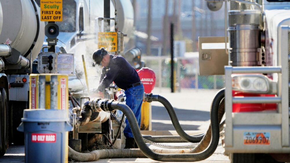 តម្លៃ​ប្រេង​នៅ អាស៊ី ធ្លាក់ចុះ​កាលពី​ព្រឹក​ថ្ងៃទី ៤ កក្កដា ដោយសារ​ការបារម្ភ​អំពី​វិបត្តិ​សេដ្ឋកិច្ច