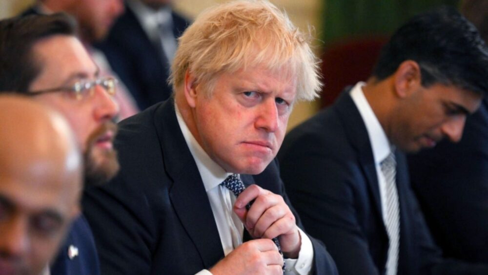 អ្នកនយោបាយ​ដំបូង​ដែល​ឈរឈ្មោះ​ជា​បេក្ខភាព​នាយករដ្ឋមន្ត្រី​អង់គ្លេស បន្ទាប់ពី​ការលាលែង​របស់លោក ច​ន​សុន