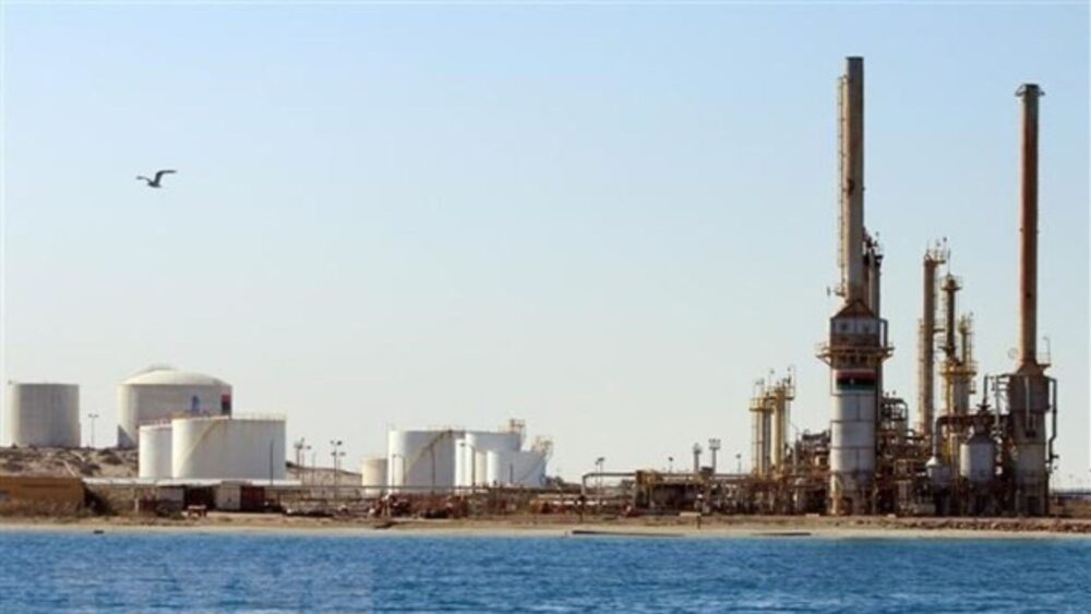 ប្រេងសាំង​នៅ កម្ពុជា ធ្លាក់​ថ្លៃ ខណៈ​ប្រេង​នៅ​ទីផ្សារ​អាស៊ី «មាន​ខ្លះ​ឡើង ខ្លះ​ចុះ»