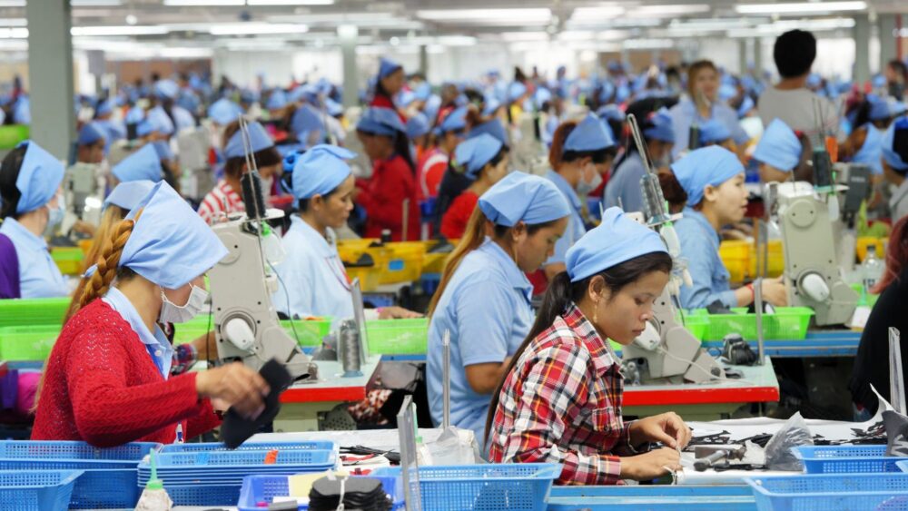 ក្រសួង​ការងារ ប្រកាស​ដាក់ឱ្យអនុវត្ត​ប្រាក់​សោធន​និវត្តន៍​ចំពោះ​វិស័យ​ឯកជន៖ និយោជិត​នឹង​ទទួលបាន​ប្រាក់ខែ​ចូលនិវត្តន៍​ដូច​មន្ត្រីរាជការ