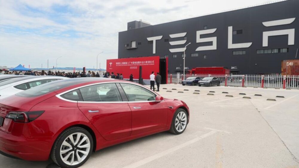 ក្រុម​ហ៊ុន​ផលិត​រថយន្ត​អគ្គិសនី Tesla លក់ Bitcoin បាន​ជាង ៩០០ លាន​ដុល្លារ