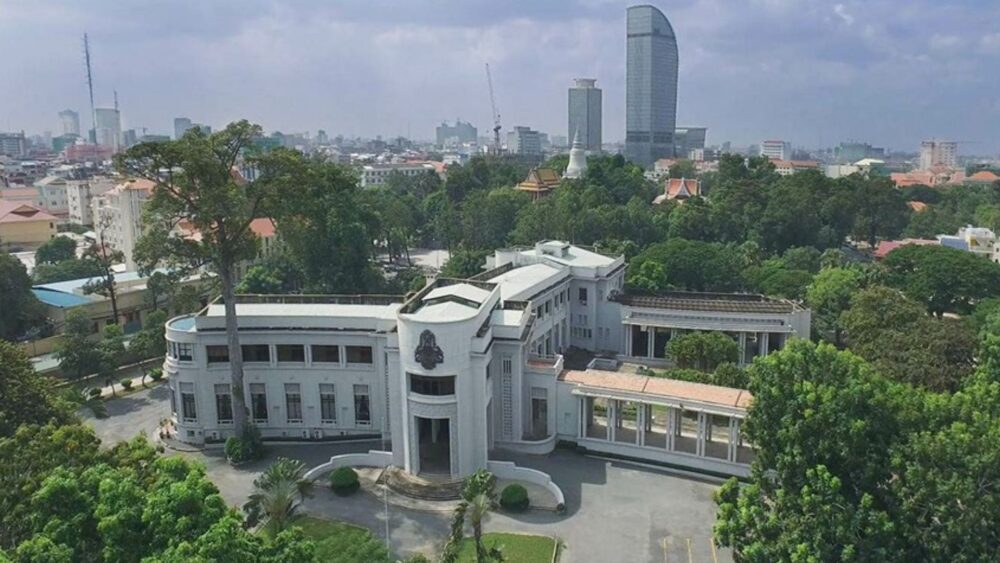 ក្រុម​ក្រុម ២ គ្រោង​នឹង​ចំណាយ​ជាង ១៤ លាន​ដុល្លារ​អាម៉េរិក បង្កើត​រោងចក្រ​ផលិត​សម្លៀកបំពាក់ និង​កាបូប​នៅ ខេត្តកណ្ដាល និង កំពង់ស្ពឺ