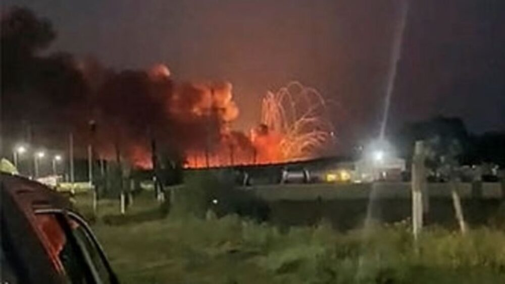 ឆេះ និង​ផ្ទុះ​ឃ្លាំង​អាវុធ​របស់ រុស្ស៊ី នៅក្បែរ​ព្រំដែន​ជាប់​ជាមួយ អ៊ុយ​ក្រែ​ន