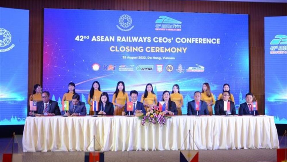 វិស័យ​ផ្លូវដែក​នៃ​បណ្ដា​ប្រទេស​អាស៊ាន ប្រឹងប្រែង​ដើម្បី​ចូលរួម​​អភិវឌ្ឍ​បណ្ដាញ​ដឹកជញ្ជូន​ឱ្យ​កាន់​តែ​ប្រសើរ​