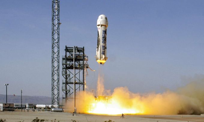 ម៉ាស៊ីន​​យានអវកាសរបស់​ក្រុម​ហ៊ុន​ Blue Origin ផ្ទុះខ្ទេច​ ពេល​កំពុង​ហោះ​ឡើង