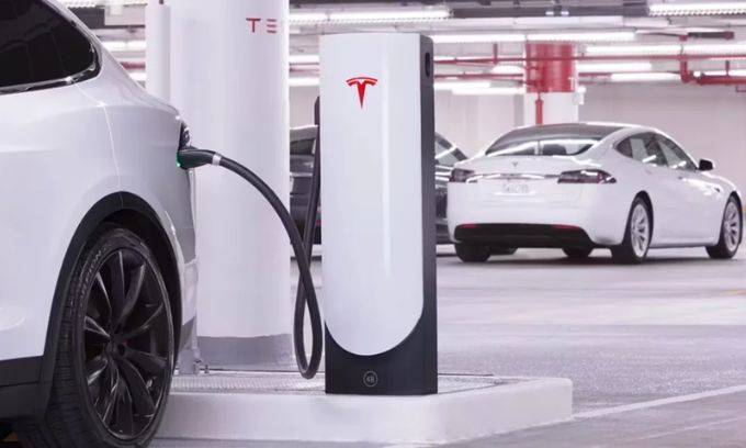 Tesla ដំឡើង​ប្រព័ន្ធ​បញ្ចូល​ថាមពល​ថ្ម V4 ដំបូង ដែល​ប្រើប្រាស់​កម្ដៅ​ព្រះអាទិត្យ