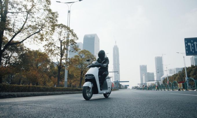 ម៉ូតូ​លេខ​អូ​តូ​អគ្គិសនី Blueshark R1 ត្រូវបាន​ផលិត​នៅ ម៉ាឡេស៊ី