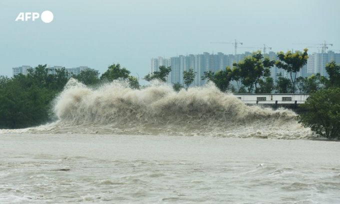 ព្យុះ Muifa វាយប្រហារលើភាគខាងកើតប្រទេសចិន ធ្វើឱ្យមនុស្ស ១.៦ លាននាក់ត្រូវភៀសខ្លួន