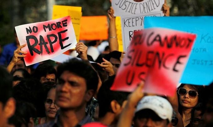 នារី​ជនជាតិ​ឥណ្ឌា​ម្នាក់​បាន​ស្លាប់ ក្រោយ​ពី​ត្រូវក្រុម​ជន​ដៃដល់​​រំលោភ​ និង​ដុត​ទាំង​រស់​