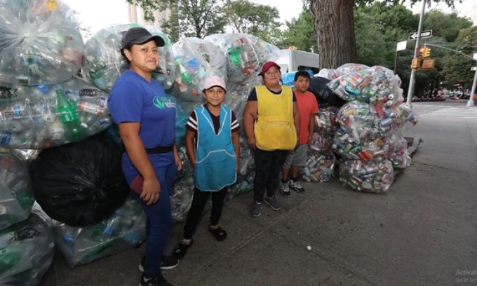 អ្នក​រើស​អេតចាយ​នៅ New York រកប្រាក់​បាន​រាប់ពាន់​ដុល្លារ​ក្នុង​មួយថ្ងៃ