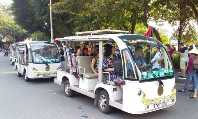 វៀតណាម ដាក់ឱ្យ​​ដំណើរ​ការ​​សាក​ល្បង​​រថ​យន្ត​​អគ្គិសនី​​ដឹក​​អ្នក​​ទេសចរណ៍