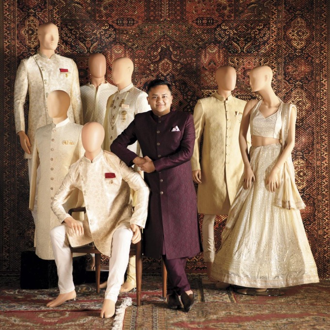 ក្លាយជាមហាសេដ្ឋី ដោយសារលក់សម្លៀកបំពាក់អាពាហ៍ពិពាហ៍ប្រពៃណី