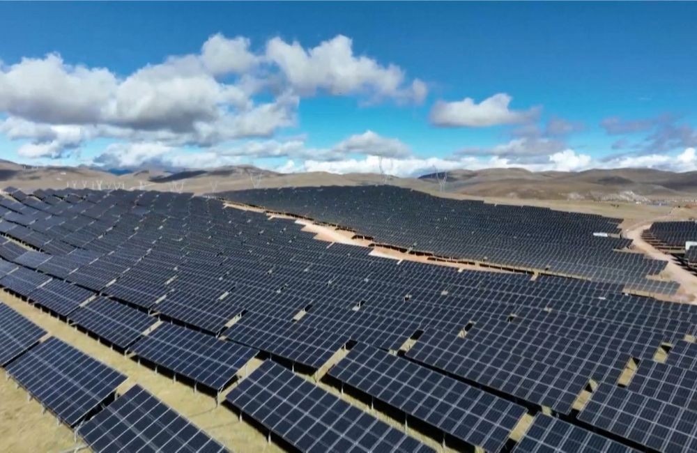 ស្ថានីយផលិតអគ្គិសនីដើរដោយពន្លឺព្រះអាទិត្យខ្ពស់ជាងគេនៅ ប្រទេសចិន ត្រូវបានដាក់ឱ្យដំណើរការ