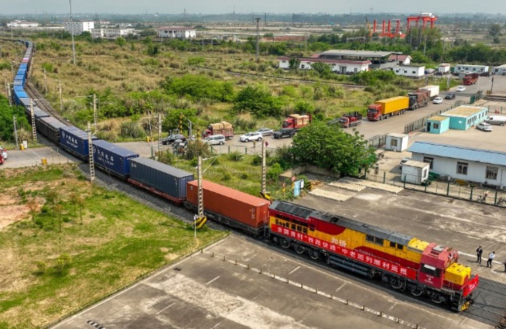 ផ្លូវដែក​ឡាវ-ចិន កាន់​តែ​មាន​តួនាទី​សំខាន់​ក្នុងការ​ដឹក​ជញ្ជូន​នៅ​ប្រទេស​ឡាវ