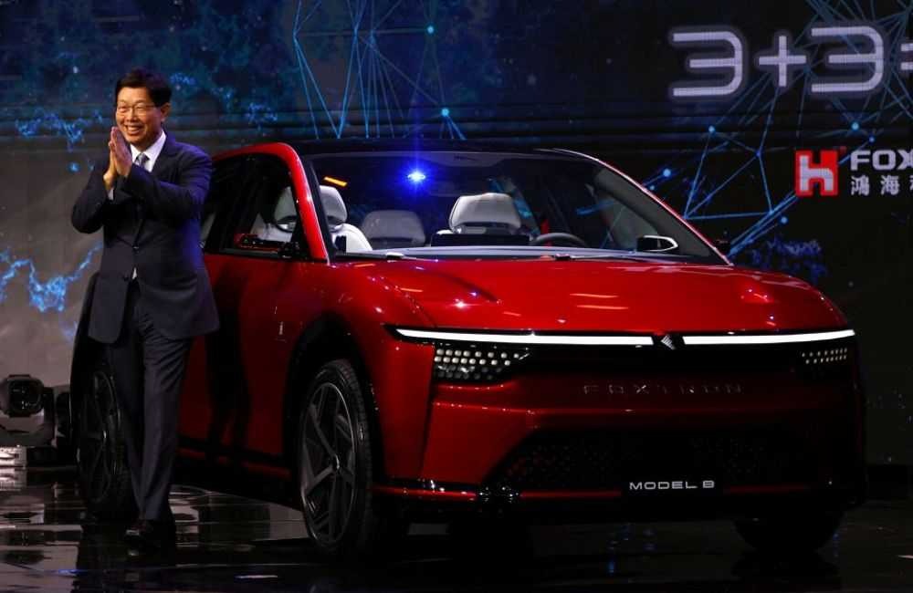 រោង​ចក្រ​ផលិត​ iPhone ចង់​ផលិត​រថយន្ត​អគ្គិសនី​​តម្លៃ​ទាប និង​ក្ដោប​ក្ដាប់​ទីផ្សារ​​ផលិត​យាន​យន្ត​អគ្គិសនី​ ៥% នៅ​ឆ្នាំ ២០២៥​