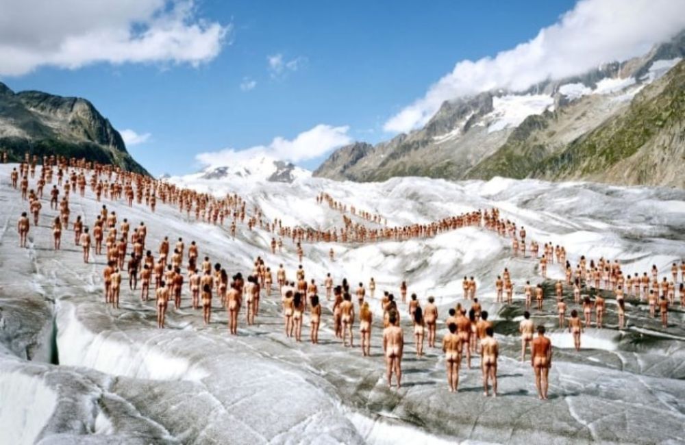 អង្គការ​មនុស្ស​ធម៌​ជ្រើស​រើស​មនុស្ស​ជាង 2,000 នាក់ ដើម្បី​ថត​រូប​អាក្រាត​កាយ