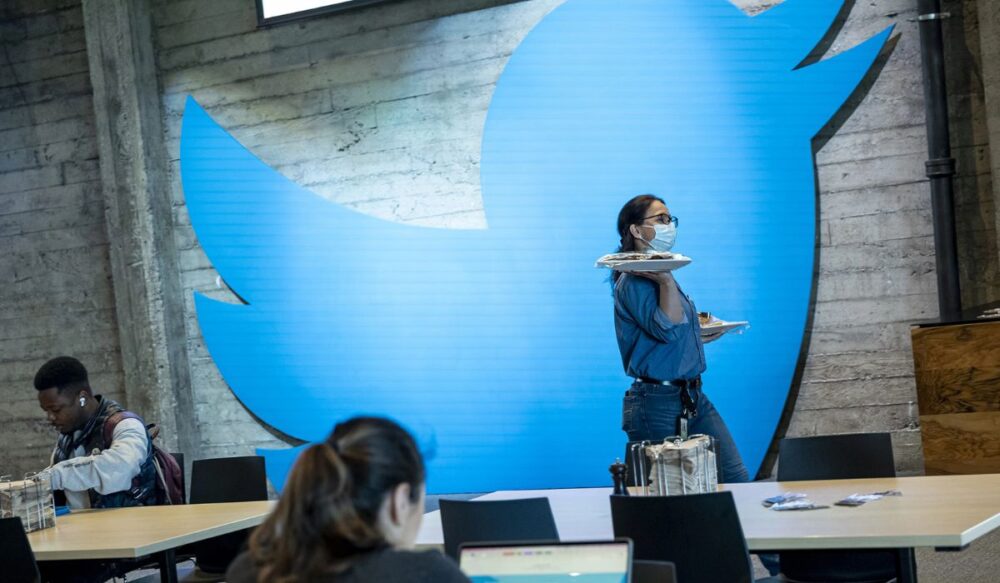 ភាគហ៊ុន Twitter ត្រូវ​ផ្អាក​ការជួញដូរ​នៅ​ថ្ងៃទី 28 ខែតុលា​ខាងមុខ