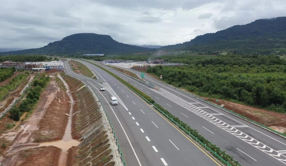 ផ្លូវ​ល្បឿន​លឿន​​ភ្នំពេញ​-​ក្រុង​​ព្រះ​សីហនុ ​ចាប់​ផ្ដើម​​គិត​​កម្រៃ​​សេវា​ ដោយ​មាន​​ការ​បញ្ចុះ​​តម្លៃ