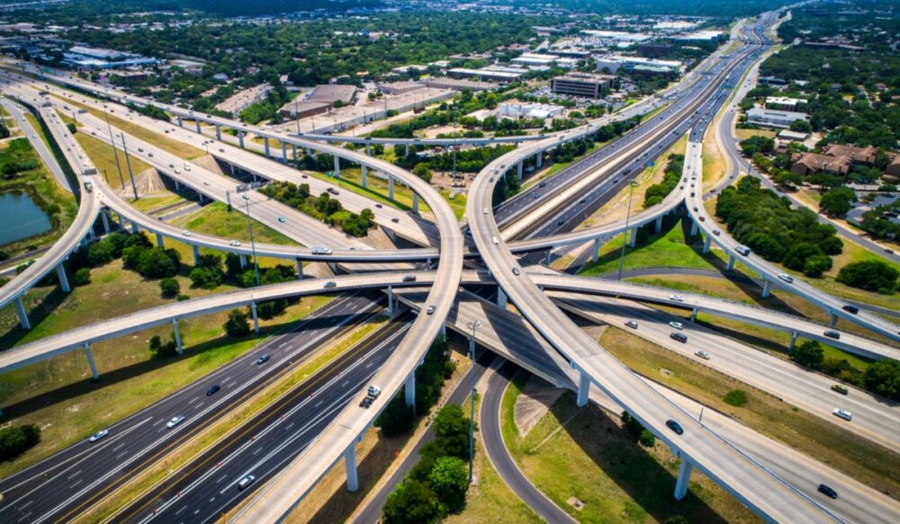 សេត​វិមាន​បញ្ចេញ​កញ្ចប់​ថវិកា 185 ពាន់​លាន​ដុល្លារ ដើម្បី​វិនិយោគ​លើ​ការស្ដារ​ហេដ្ឋារចនាសម្ព័ន្ធ