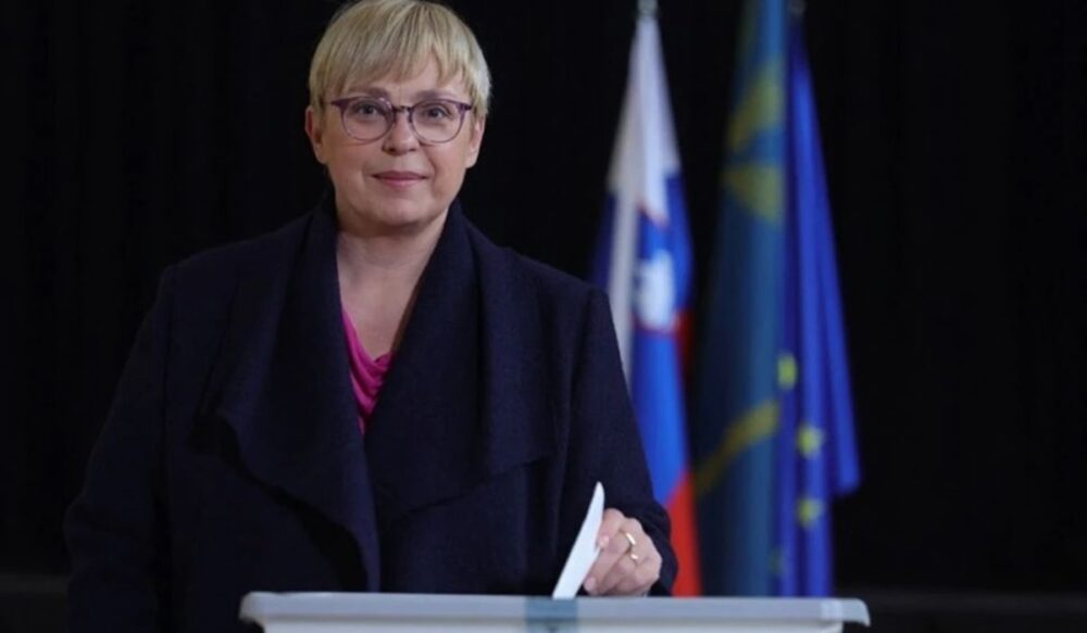 ប្រទេស​ស្លូ​វេ​នី មាន​ប្រធានាធិបតី​ជា​ស្ត្រីភេទ​ដំបូង​ក្នុង​ប្រវត្តិសាស្ត្រ