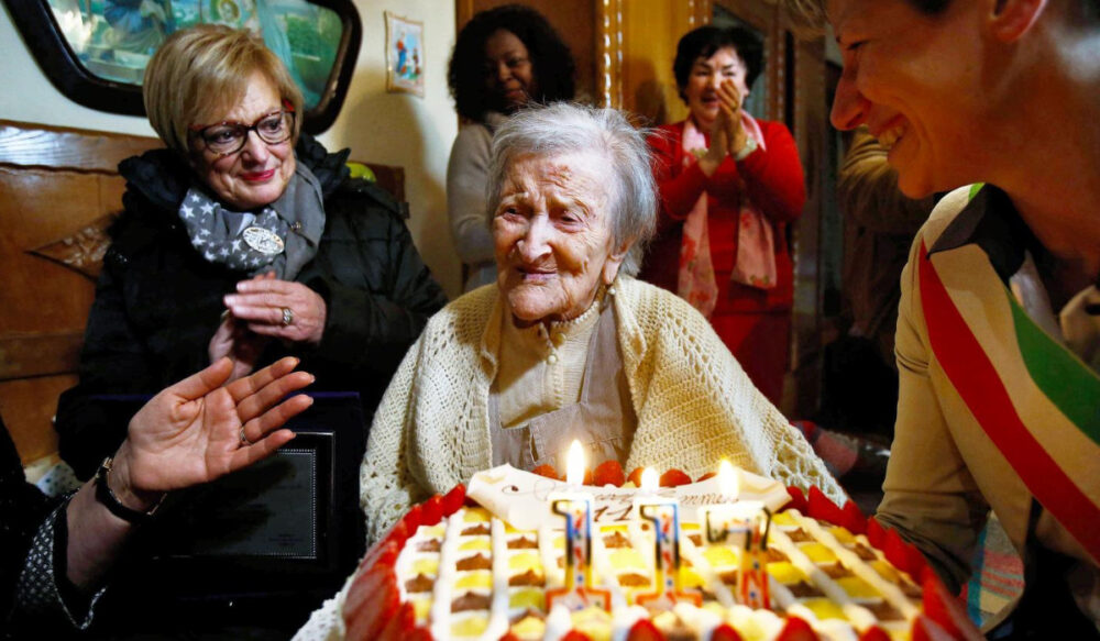 អាយុ​ជា​មធ្យម​របស់​មនុស្សជាតិ​បាន​កើនឡើង​ខ្ពស់! តើ​ដោយសារ​កត្តា​អ្វីខ្លះ?