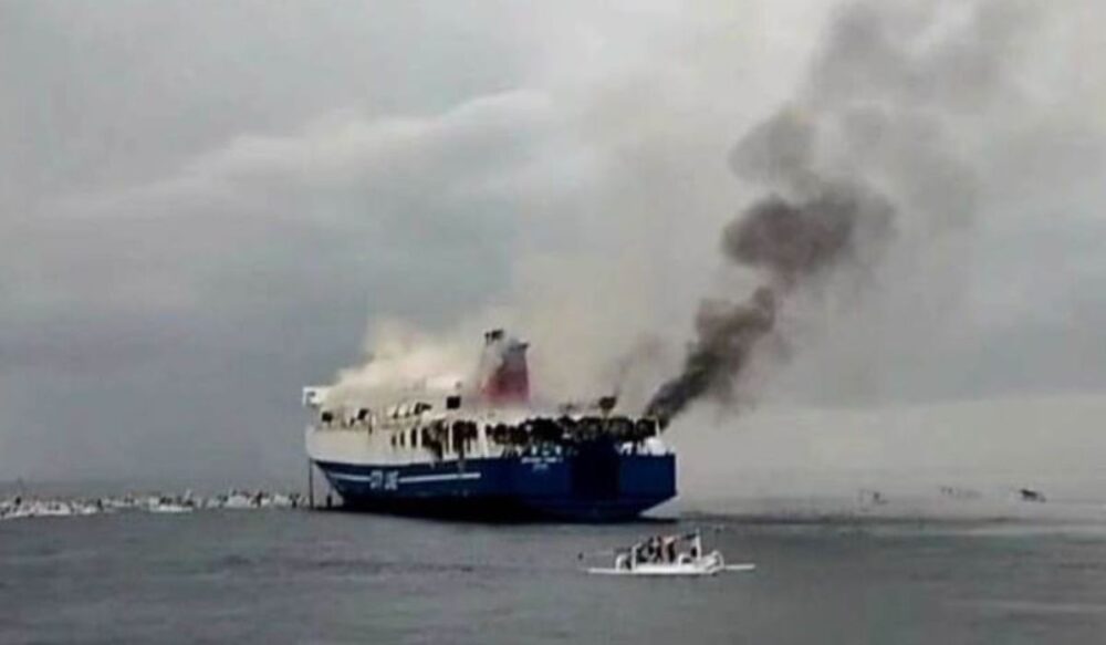 អគ្គិភ័យ​ឆាប​ឆេះ​ស្រឡាង​ដឹក​មនុស្ស​ជាង 270 នាក់ នៅ ឥណ្ឌូណេស៊ី