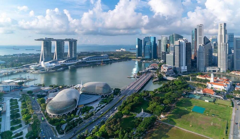 សិង្ហបុរី​ (Singapore) ជា​ប់​ចំណាត់​ថ្នាក់​​ជា​ទីក្រុង​ដែល​​ថ្លៃ​ជាង​គេ​បង្អស់​លើពិភពលោក