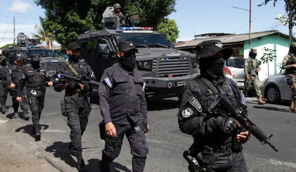 អែល​សាល់​វ៉ា​ឌ័​រ ពង្រាយ​កម្លាំង 10,000 នាក់ ឡោមព័ទ្ធ​មូលដ្ឋាន​របស់​ក្រុមសង្គមងងឹត