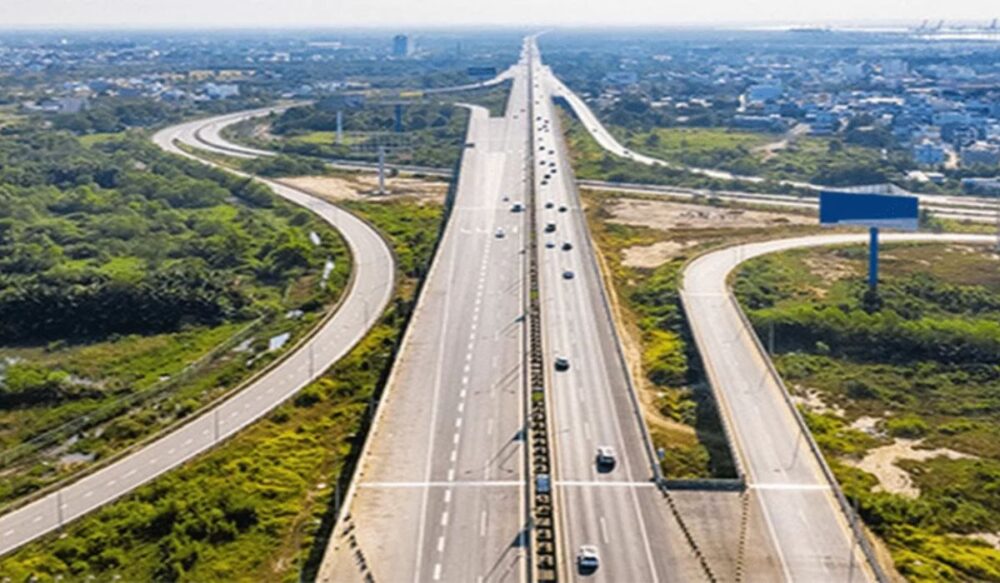 គម្រោង​ផ្លូវ​ល្បឿន​លឿន​វែង​បំផុត​នៅ​ភាគខាងត្បូង​វៀតណាម ដែល​ត​ភ្ជាប់​មក​ក្បែរ​ព្រំដែន​កម្ពុជា