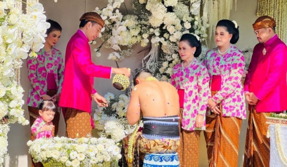 ប្រធានាធិបតី​ឥណ្ឌូណេស៊ី បង្ហោះ​រូប​ស្ដីពី​ពិធី​រៀប​​​អាពាហ៍ពិពាហ៍​កូនប្រុស