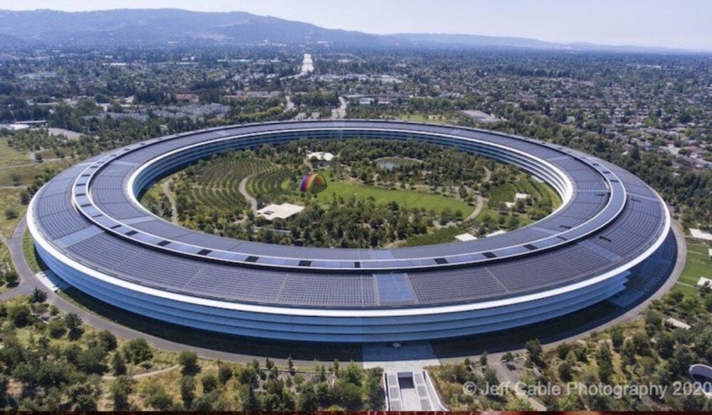 ក្នុង​បញ្ជី 500 ក្រុមហ៊ុន​ដែលមាន​តម្លៃ​ខ្ពស់បំផុត​លើ​លោក អាម៉េរិក​រួមចំណែក​ជាង​ពាក់កណ្ដាល ខណៈ​ចិន​ថយ​ចុះ