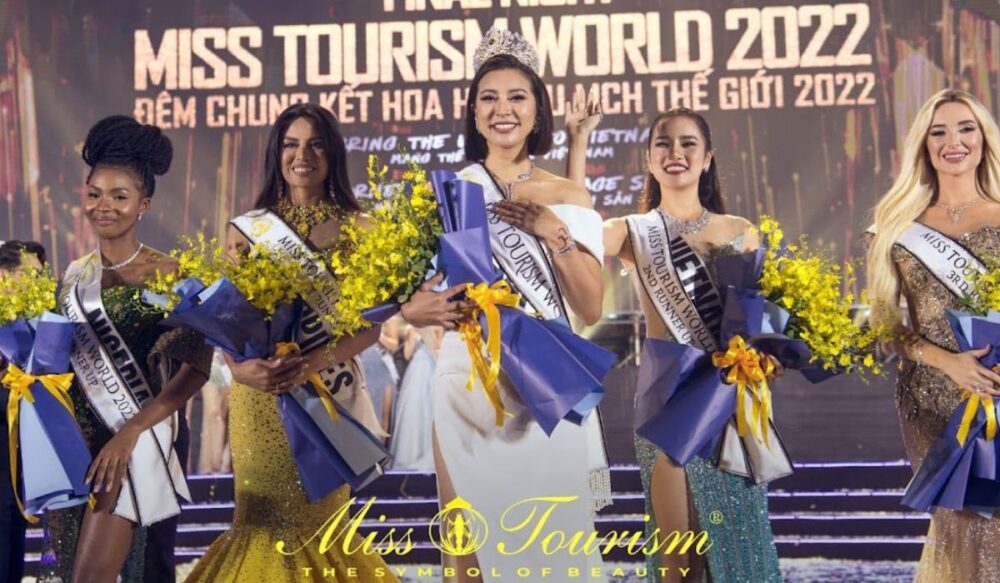 ស្រី​ស្អាត​ជប៉ុន គ្រង​មកុដ​បវរកញ្ញា​ទេសចរណ៍​ពិភពលោក​ឆ្នាំ 2022