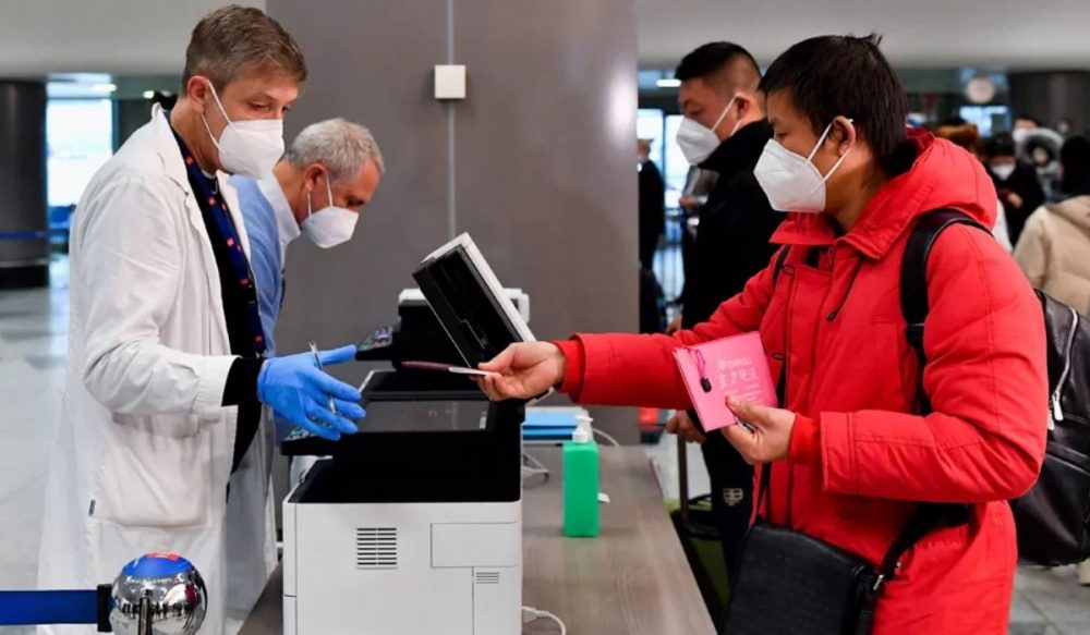 អ្នកដំណើរ​ចិន​ជិត​ពាក់កណ្ដាល​លើ​យន្តហោះ​ពីរ​ជើង​ទៅកាន់​អ៊ីតាលី វិជ្ជមាន​នឹង​កូ​វីដ-19