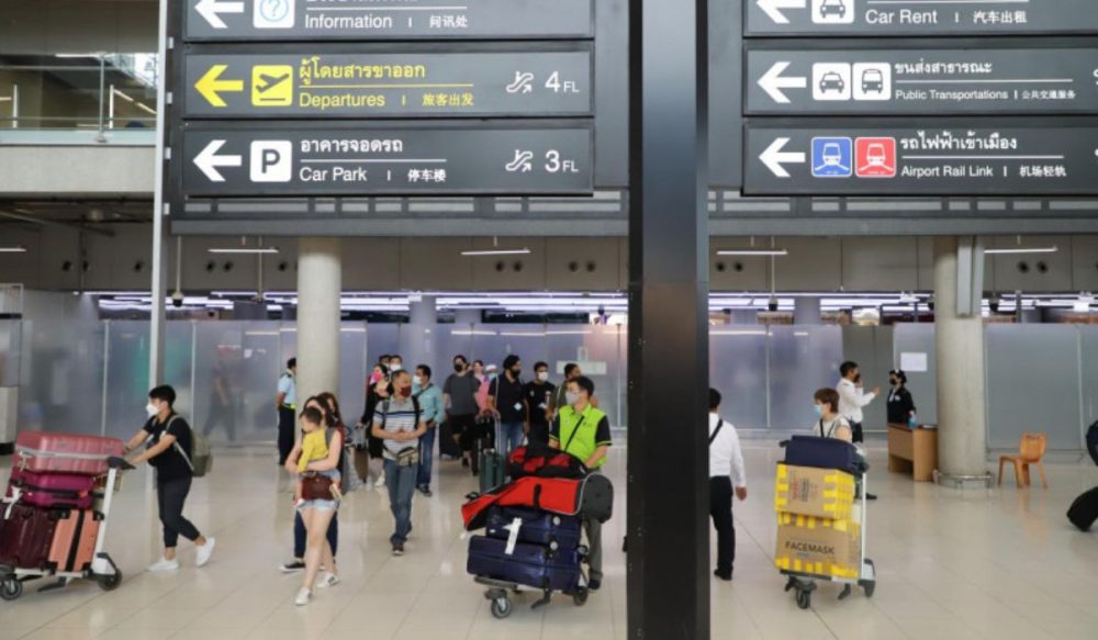 ថៃ «លុប​​ចោល» ​​ការ​តម្រូវឱ្យ​ភ្ញៀវ​បរទេស​បង្ហាញ​លិខិត​បញ្ជាក់​ការ​​ចាក់​វ៉ាក់សាំង​កូ​វីដ-19 មុន​ពេល​ឱ្យ​ចូល​ទឹក​ដី​