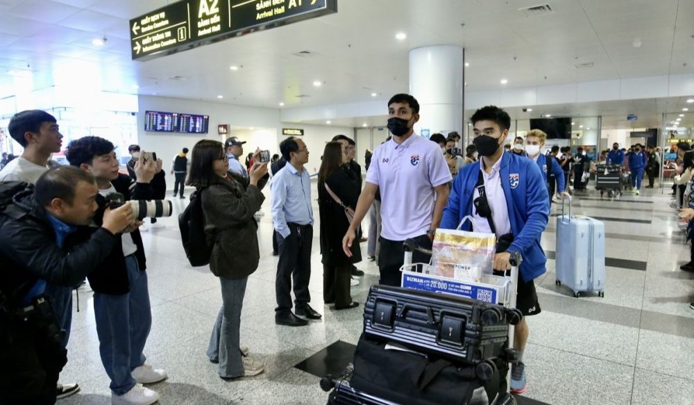 វគ្គ​ផ្ដាច់ព្រ័ត្រ​ AFF Cup 2022 – ទិដ្ឋភាព​ក្រុម​ជម្រើសជាតិ​ថៃ នៅ​អាកាសយានដ្ឋាន​វៀតណាម