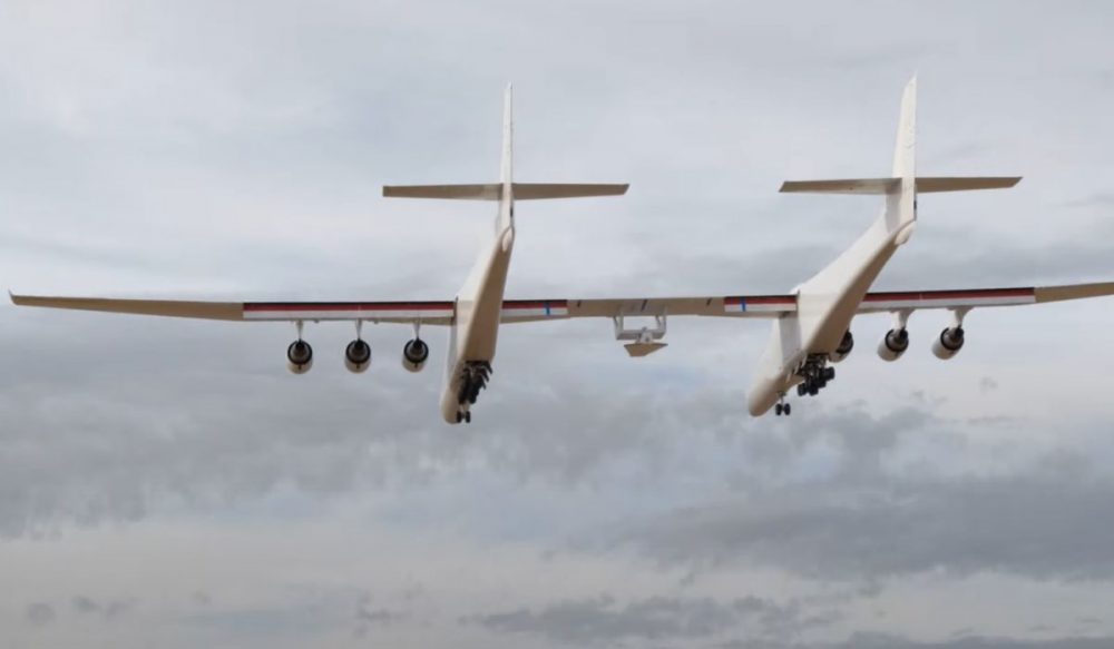 អាម៉េរិក​​សាកល្បង​យន្តហោះ​ដែលមាន​ស្លាប​វែង​ជាង​ទីលាន​បាល់ទាត់