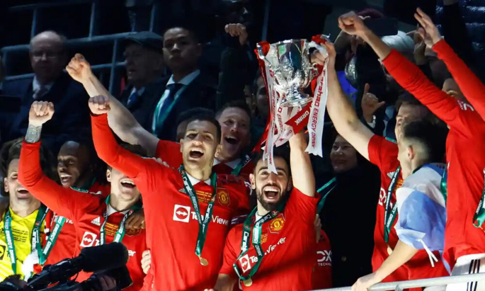 Manchester United លើក​ពាន​ជា​លើកដំបូង​ក្រោយ «ដៃទទេ» ​ជាង​ពីរ​​ពាន់​ថ្ងៃ