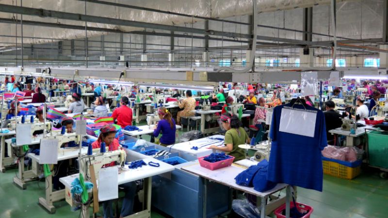 គម្រោងបង្កើតរោងចក្រកាត់ដេរសម្លៀកបំពាក់ថ្មីពីរកន្លែងនឹងបង្កើតការងារជិតបីពាន់កន្លែង