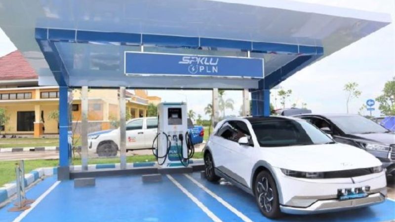 ឥណ្ឌូណេស៊ី​ត្រៀម​ស្ថានីយ​បញ្ចូល​ថាមពល​រថយន្ត​អគ្គិសនី​សម្រាប់​កិច្ចប្រជុំ​កំពូល​អាស៊ាន