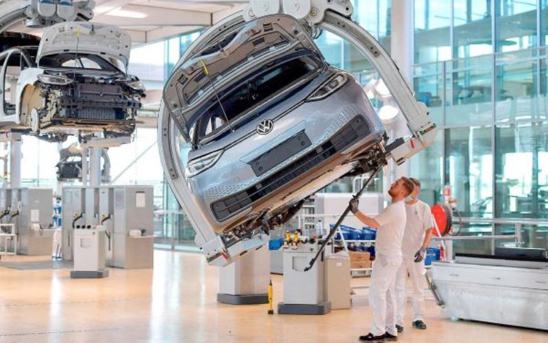 ក្រុមហ៊ុន VW ចូលរួម «ធ្វើសង្គ្រាម​បញ្ចុះតម្លៃ» រថយន្ត​អគ្គិសនី​ជាមួយ Tesla