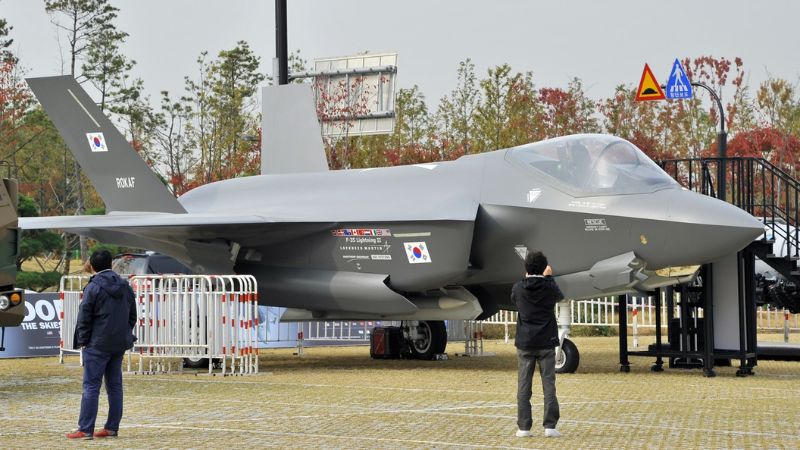 កូរ៉េខាងត្បូង​សម្រេច​ចំណាយ​ជិត​បី​ពាន់​លាន​ដុល្លារ​​ទៀត​ដើម្បី​ទិញ​យន្តហោះ​ចម្បាំង​អាម៉េរិក