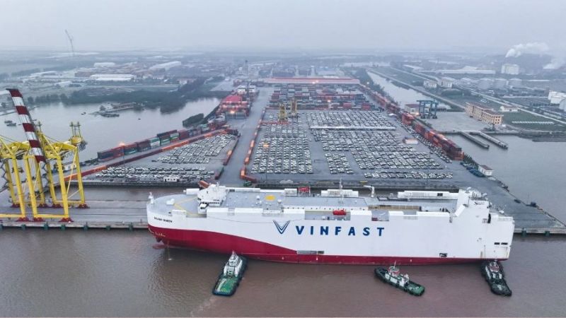 ក្រុមហ៊ុន​វៀតណាម​នាំចេញ​រថយន្ត​អគ្គិសនី VinFast ជិត​ពីរពាន់​គ្រឿង​ទៅកាន់​អាម៉េរិក​ខាងជើង