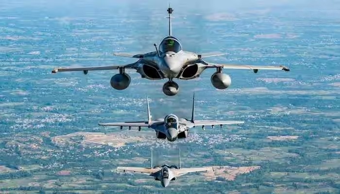 ឥណ្ឌូណេស៊ី​បញ្ជា​ទិញ​យន្តហោះ​ចម្បាំង 18 គ្រឿង​ទៀត​ពី​បារាំង