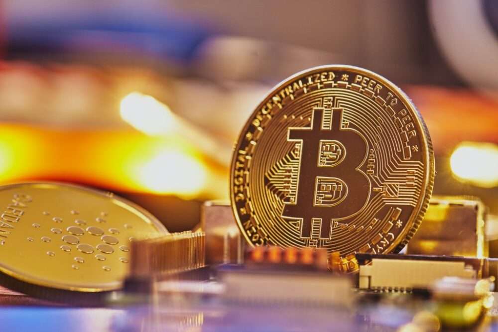 Bitcoin ធ្លាក់​ថ្លៃ​ខ្លាំង ក្រោយ​ពី​ឡើង​លើស​ពី 69 ពាន់​ដុល្លារ​/កាក់