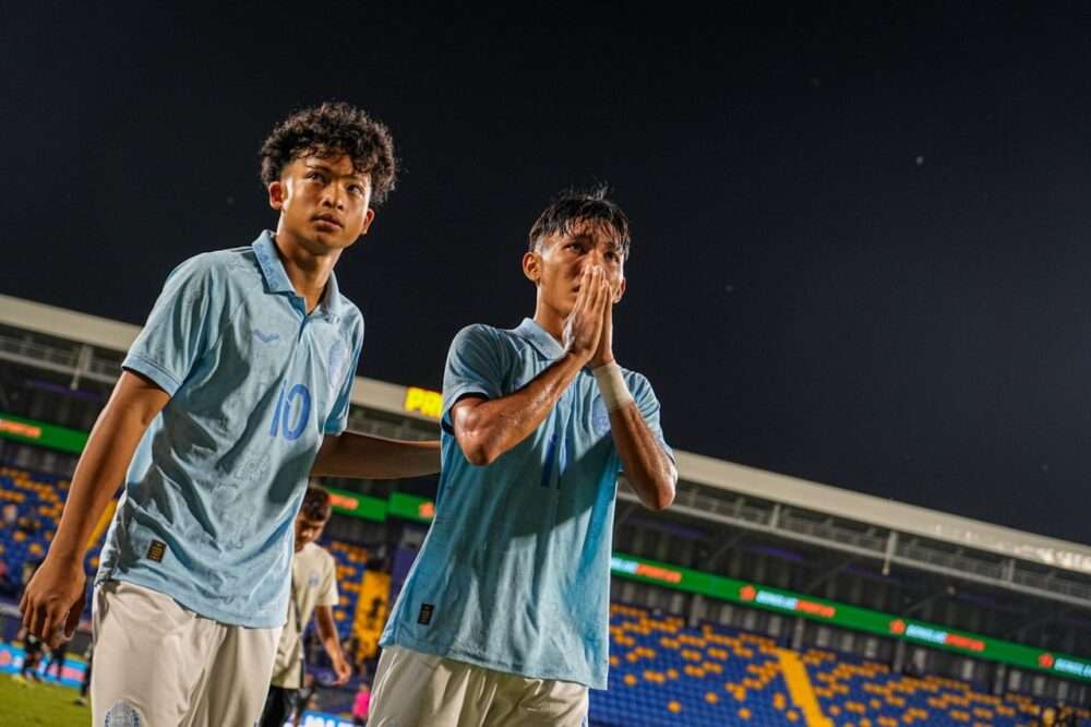 សោកស្ដាយ! គោជំទង់កម្ពុជា ហាលអាវត្រឹមវគ្គជម្រុះក្នុងពូល ក្រោយចាញ់ ហ្វីលីពីន យប់មិញ